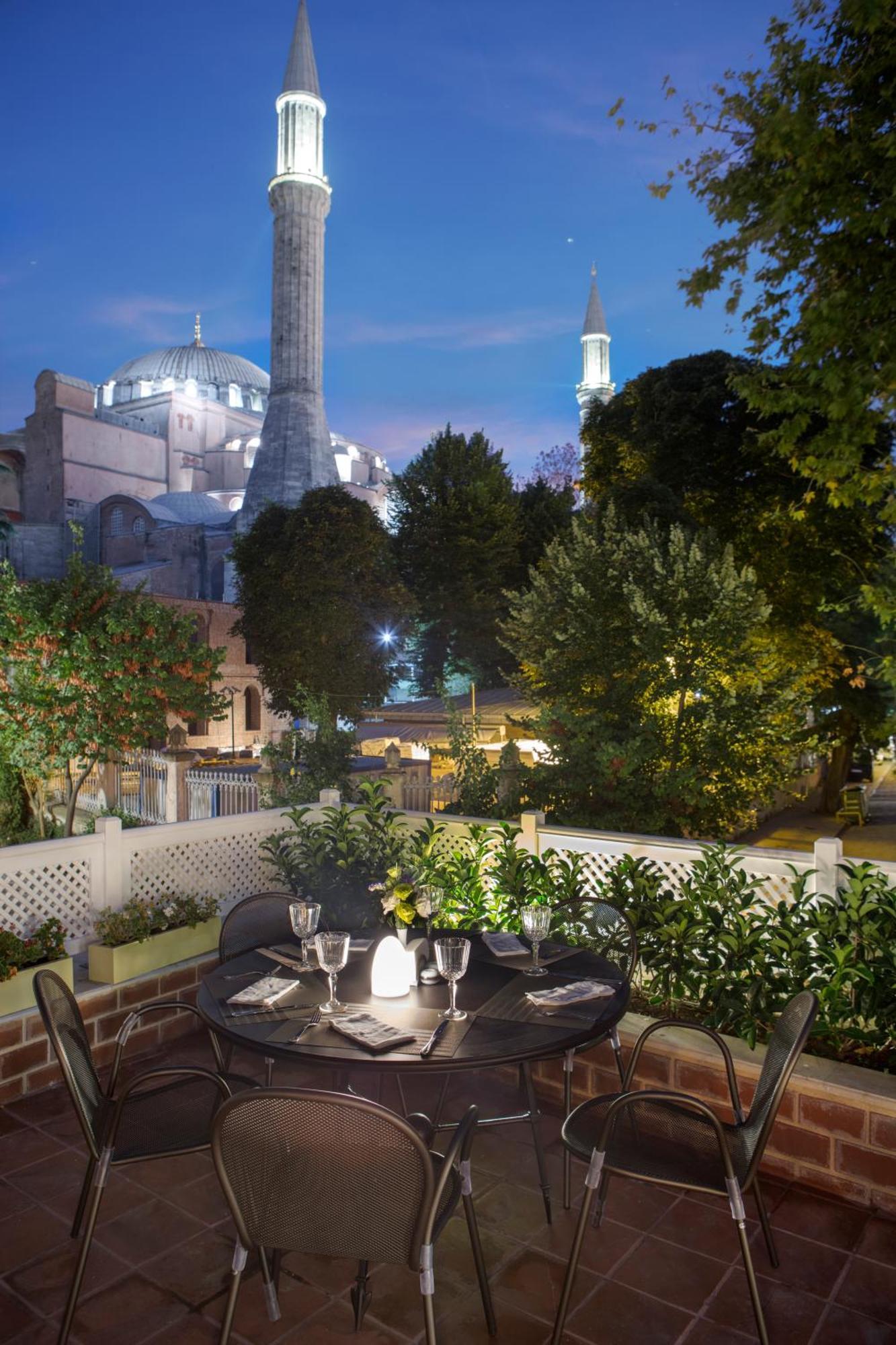 Hagia Sofia Mansions Istanbul, Curio Collection By Hilton Hotel Екстериор снимка